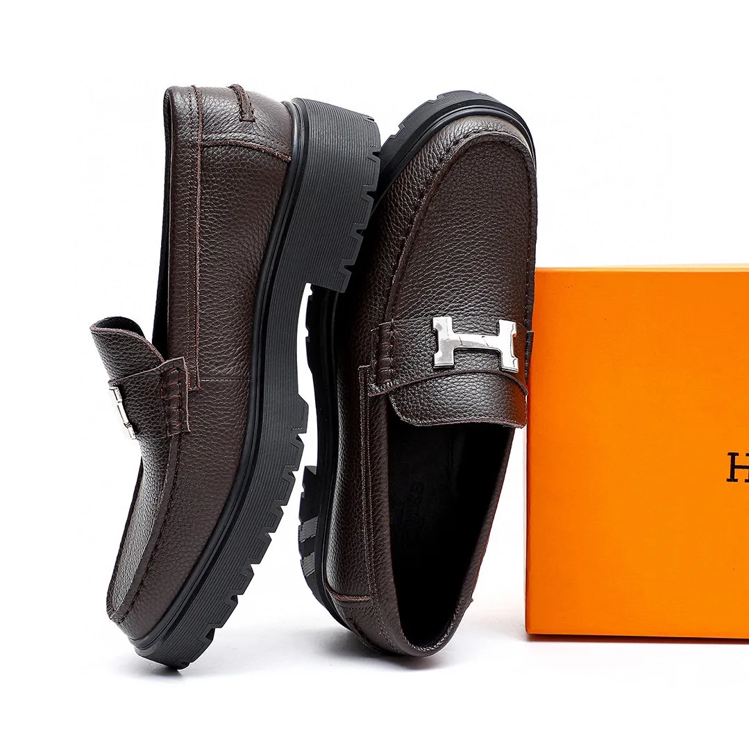 Men's shoes 💰700 💐[HERMES] popular men's shoes counter original items! The world's top brands...Luxury quality...//Fashion and high-end footwear 👍💪🏻...give you a low-key luxury comfort experience👍. The upper is made of pure Italian-imported original top-layer pebbled cowhide. Sweat-absorbent cowhide leather lining. Comfortable and breathable. The original rubber-plastic flower foam light outsole is high-end and classy. Luxurious and noble!! .. OEM factory shipment [Hug] stall.. Original plate. Welcome to taste..39-45 (38.45.46🉑️Customized)